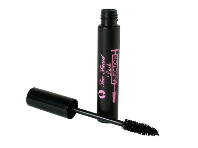 Mascara That Stays Put But Washes Off Easily