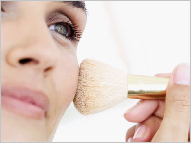 Ask An Expert: Can Wearing Makeup Age You?