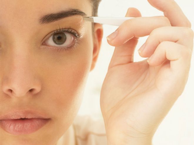 Ask An Expert: Why Do I Sneeze When I Tweeze?