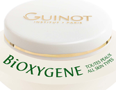 A Moisturizer That Lets Your Skin Breathe From Guinot A Moisturizer That Lets Your Skin Breathe From Guinot