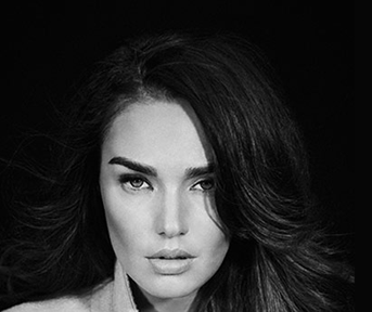 A Day in the Life of SHOW Beauty Founder Tamara Ecclestone A Day in the Life of SHOW Beauty Founder Tamara Ecclestone