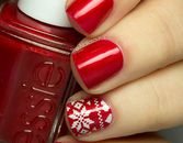 9 Must-Try Holiday Mani Ideas 9 Must-Try Holiday Mani Ideas